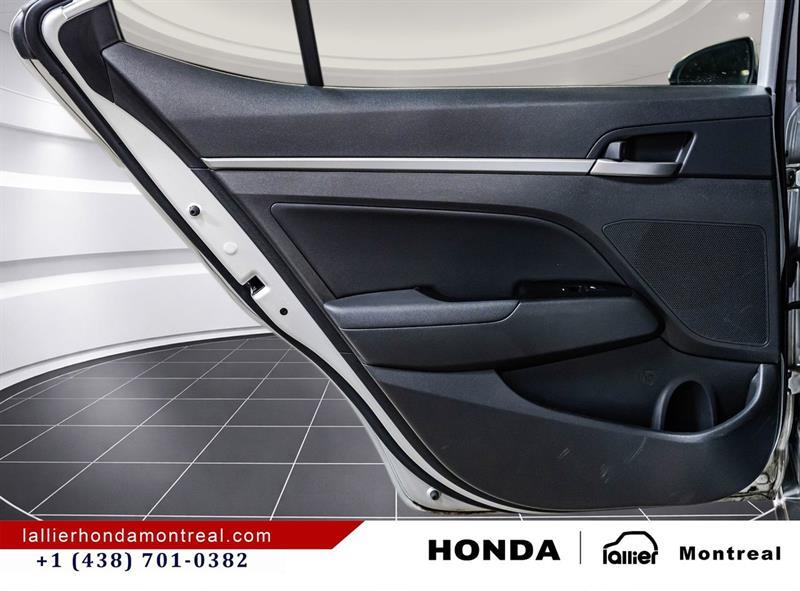 2017 Hyundai Elantra - Image 14