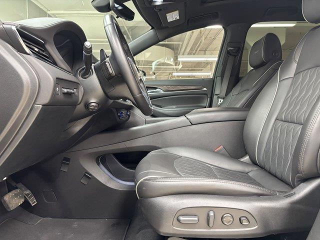 buick Enclave 2023 - 10