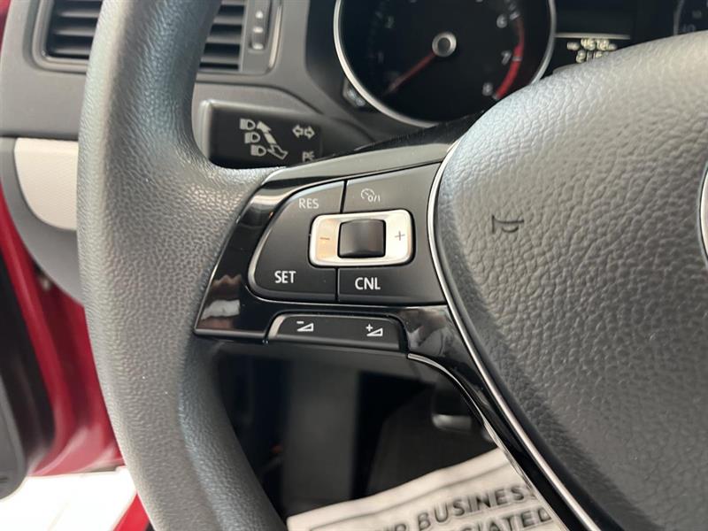 volkswagen Jetta 2017 - 12