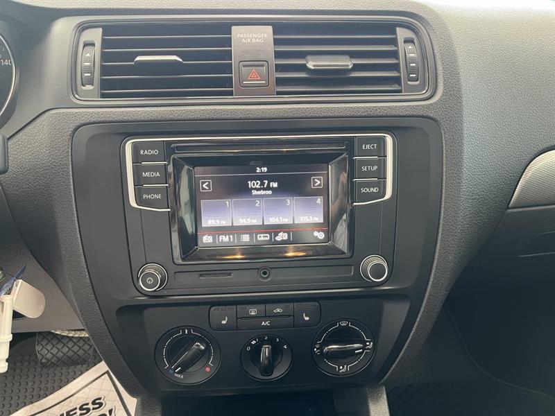 volkswagen Jetta 2017 - 16