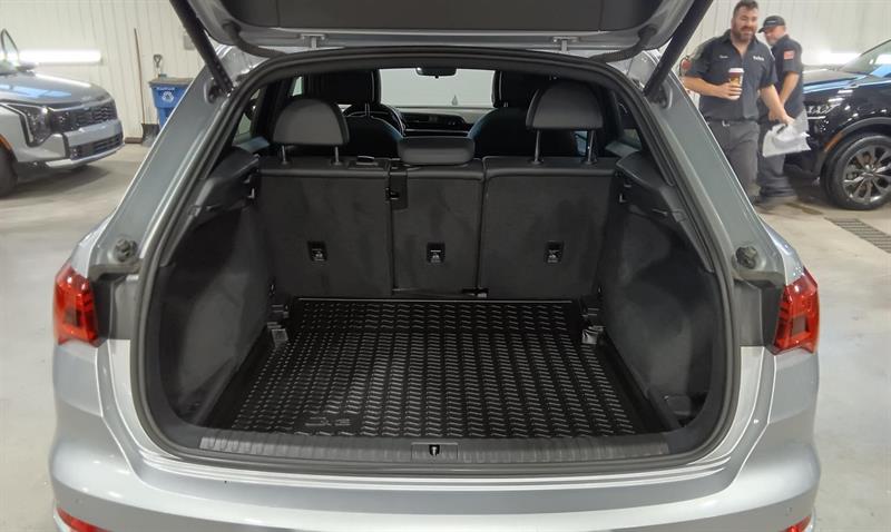audi Q3 2022 - 27
