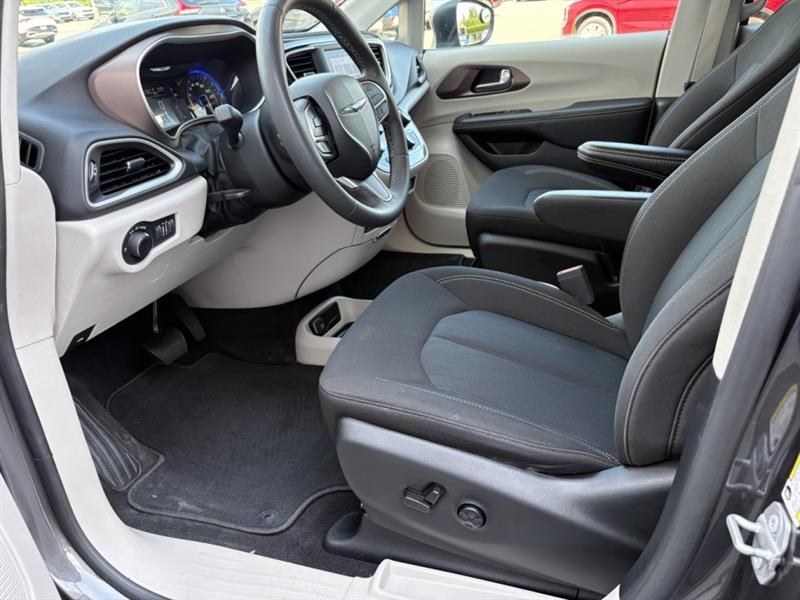 chrysler Grand Caravan 2022 - 12