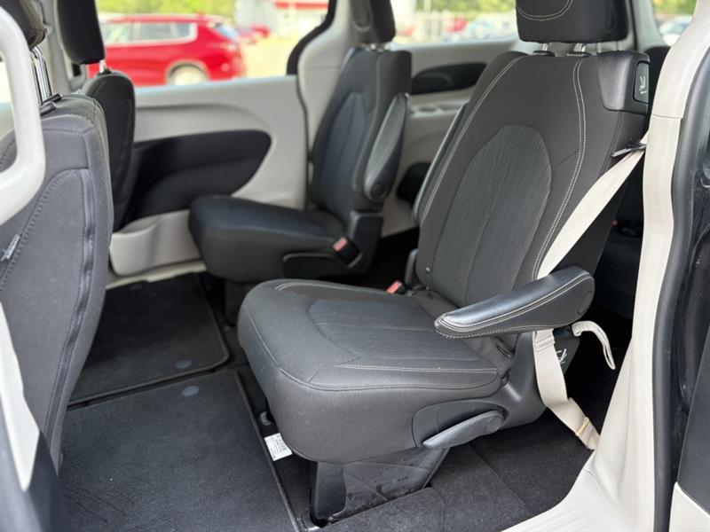 chrysler Grand Caravan 2022 - 27