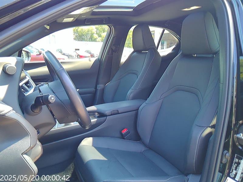 lexus UX 2025 - 16