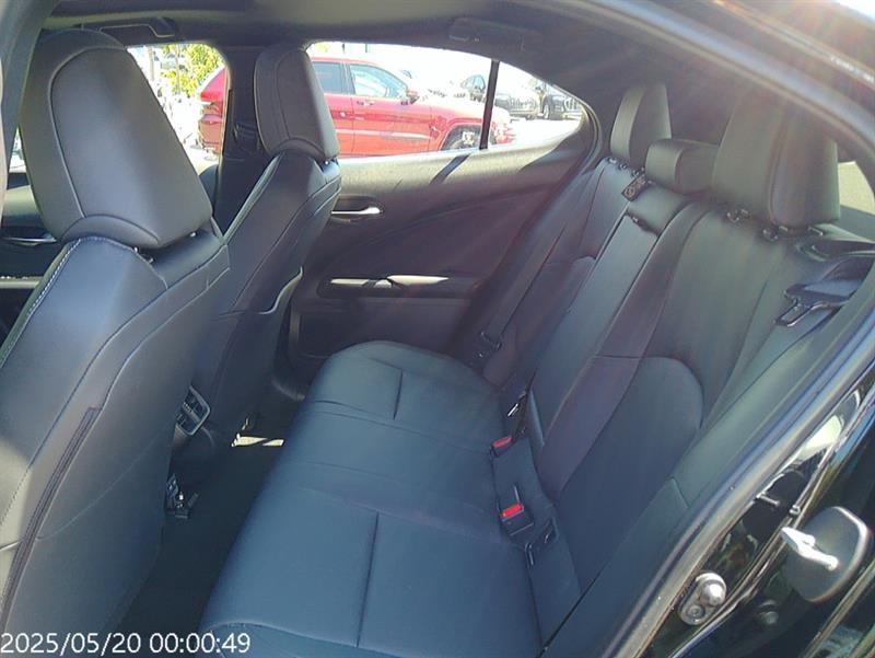 lexus UX 2025 - 17
