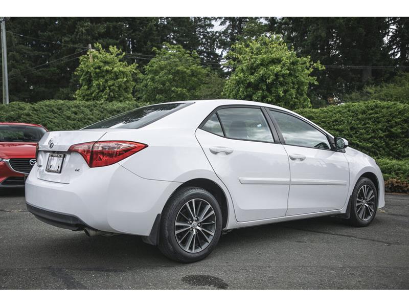 toyota Corolla 2017 - 9