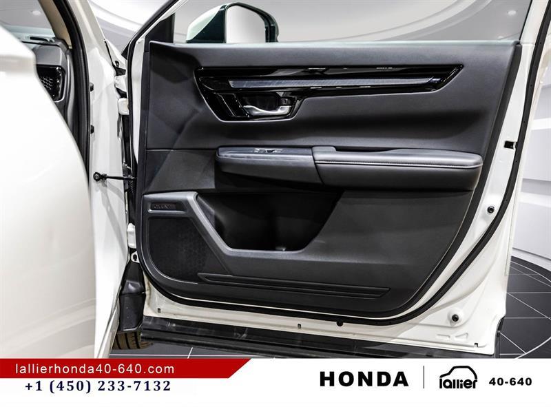 2025 Honda CR-V - Image 17