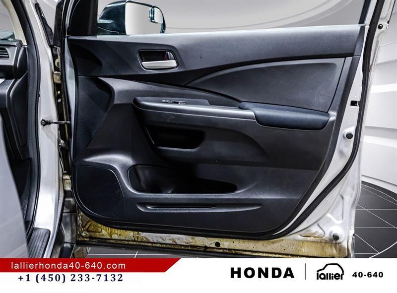2015 Honda CR-V - Image 16