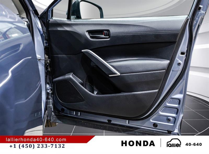 2022 Toyota Corolla - Image 16