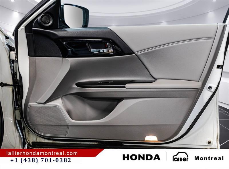 2017 Honda Accord - Image 16