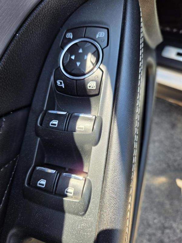 2017 Ford Explorer - Image 19