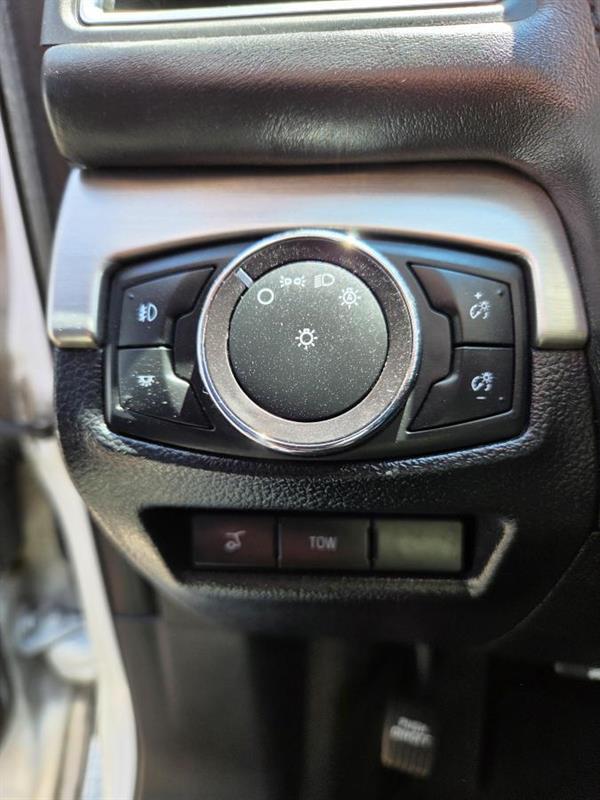 2017 Ford Explorer - Image 21