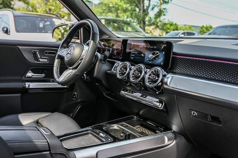 2025 Mercedes-Benz GLB - Image 21