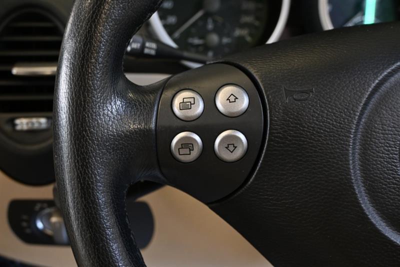 2005 Mercedes-Benz SLK - Image 21