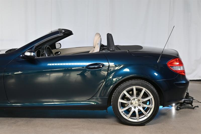 2005 Mercedes-Benz SLK - Image 38
