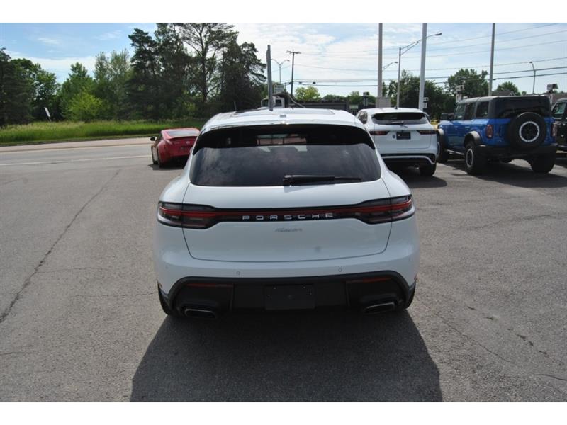 2024 Porsche Macan - Image 4