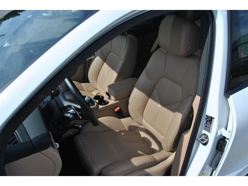 2024 Porsche Macan - Image 9