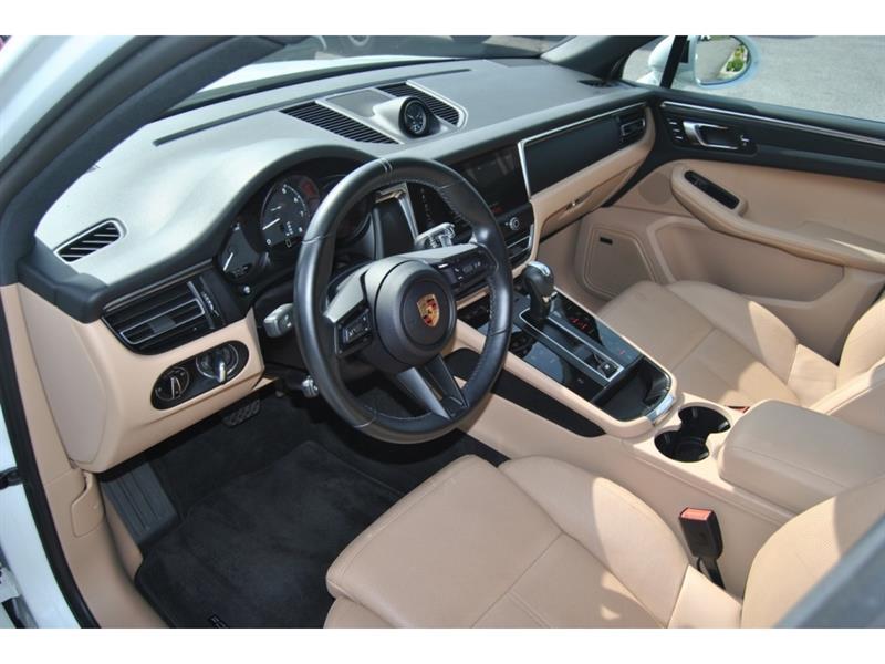2024 Porsche Macan - Image 13