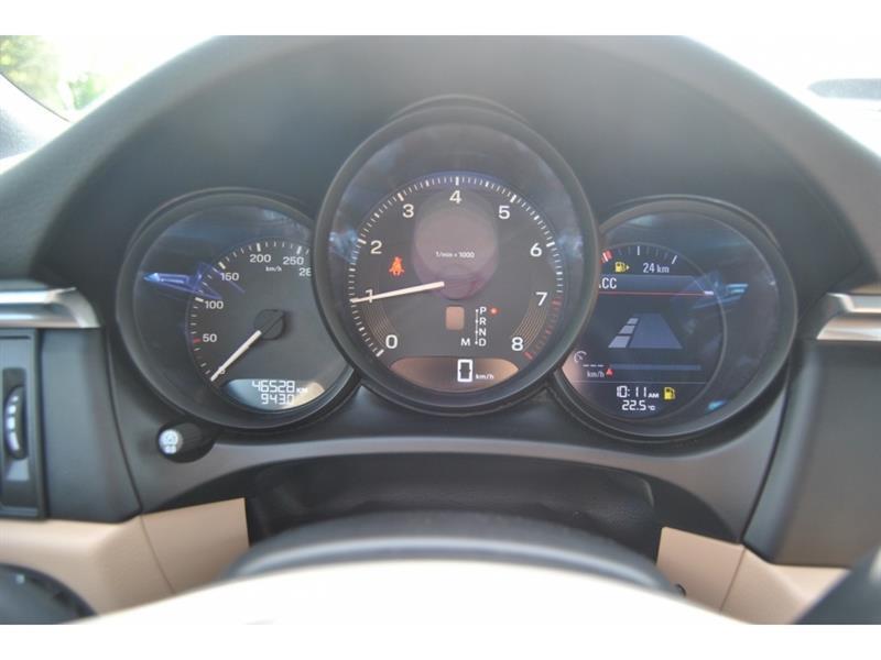 2024 Porsche Macan - Image 15