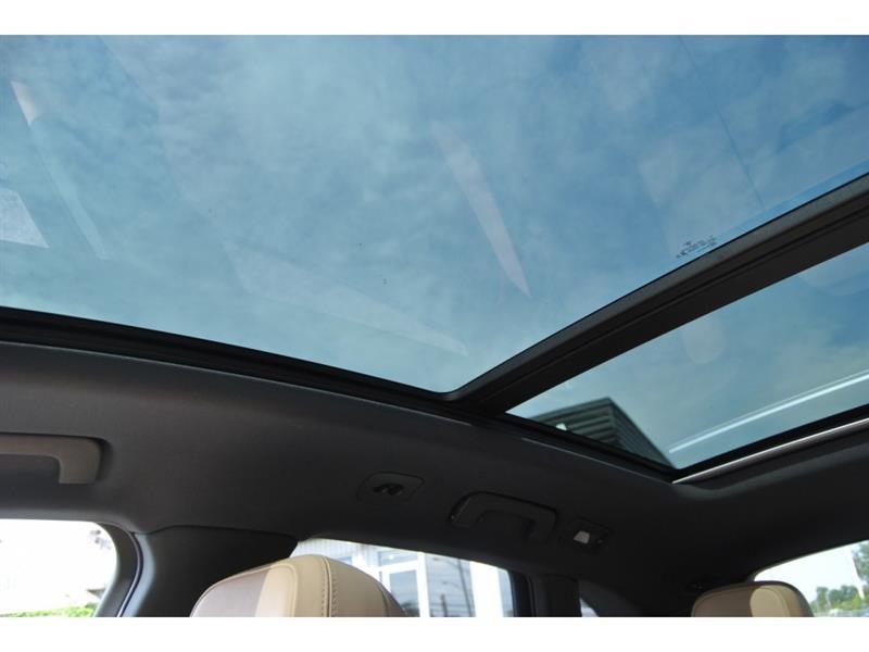 2024 Porsche Macan - Image 23