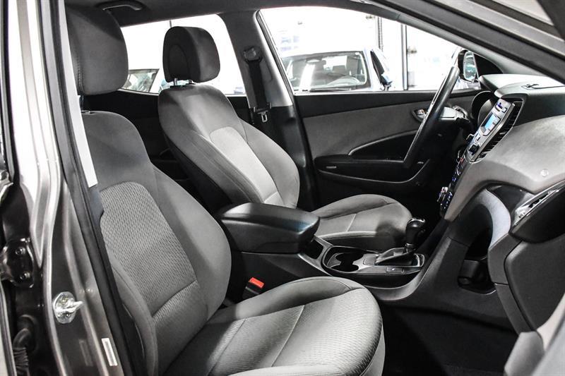 2015 Hyundai Santa Fe - Image 11