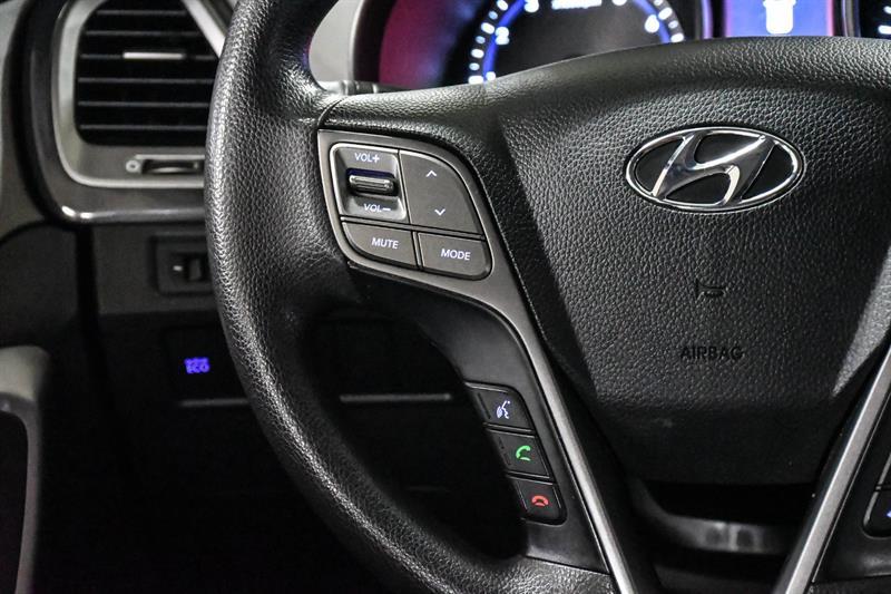 2015 Hyundai Santa Fe - Image 21