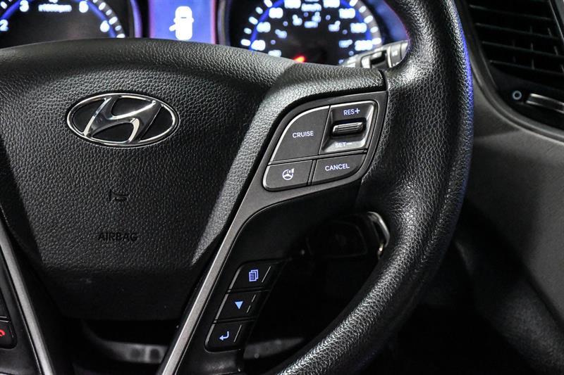 2015 Hyundai Santa Fe - Image 22