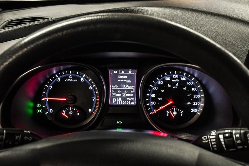 2015 Hyundai Santa Fe - Image 23
