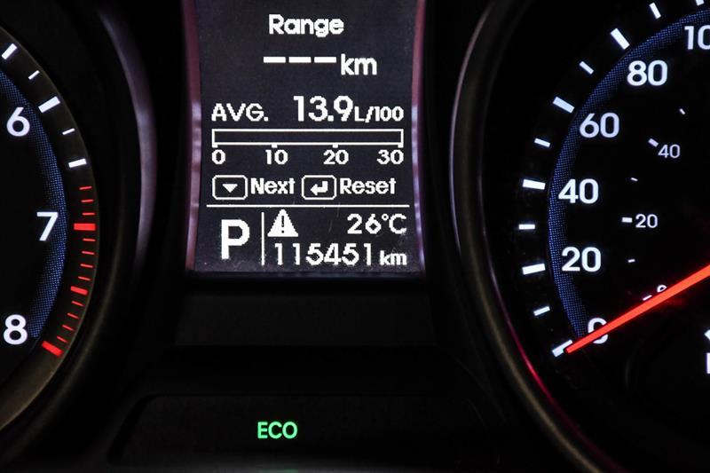 2015 Hyundai Santa Fe - Image 24