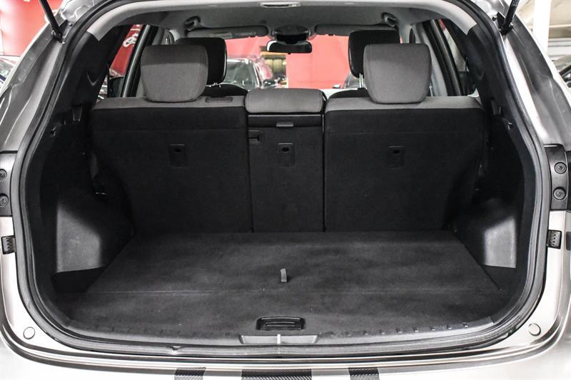 2015 Hyundai Santa Fe - Image 28