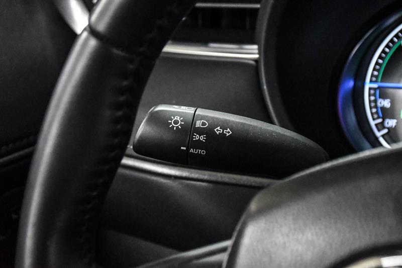 2021 Toyota Venza - Image 25