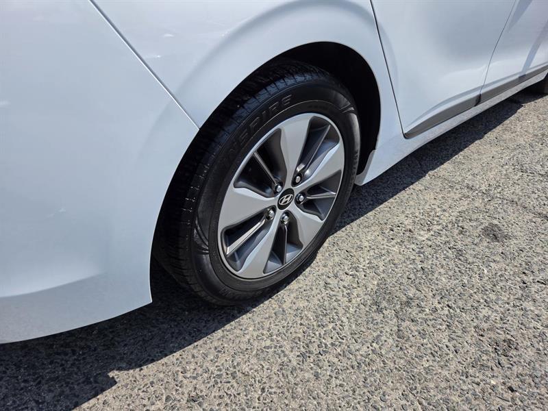 2018 Hyundai Ioniq - Image 8
