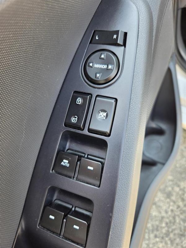 2018 Hyundai Ioniq - Image 17