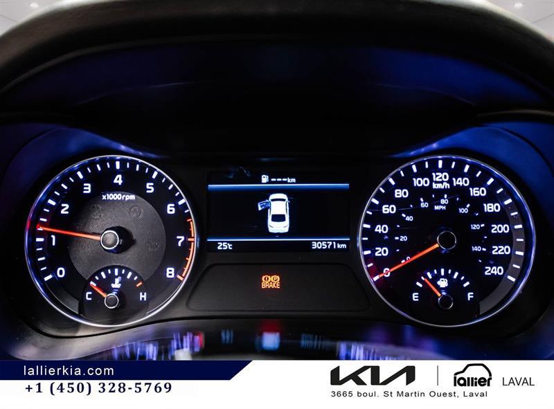 2022 Kia Forte - Image 16