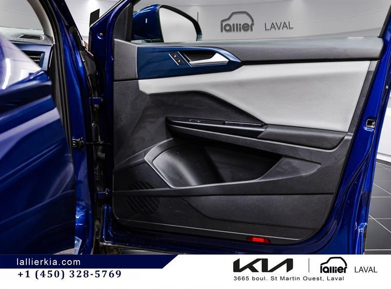 2023 Volkswagen Taos - Image 17