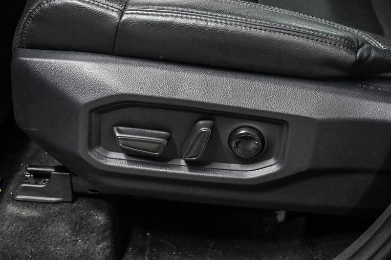 2023 Toyota Sequoia - Image 17