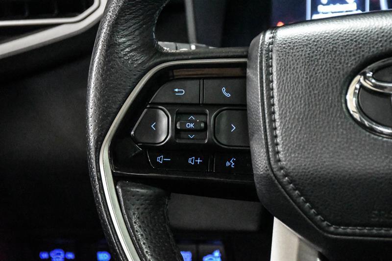 2023 Toyota Sequoia - Image 28