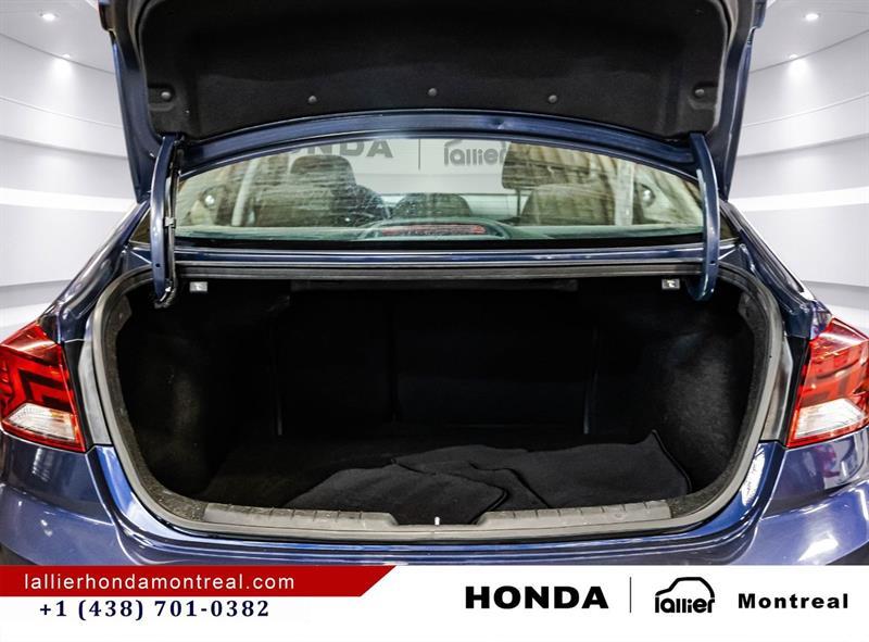 2019 Hyundai Elantra - Image 15