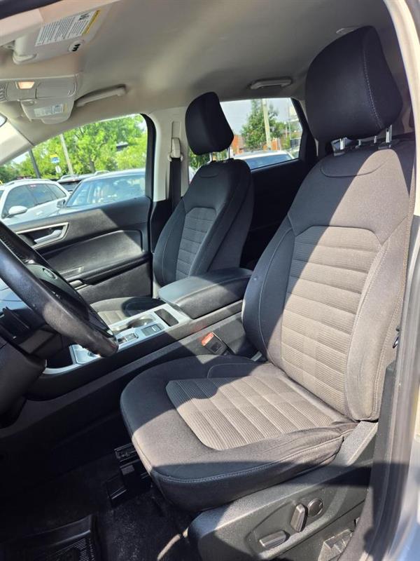 2022 Ford Edge - Image 16