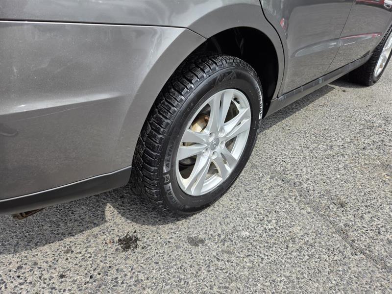 2011 Hyundai Santa Fe - Image 8