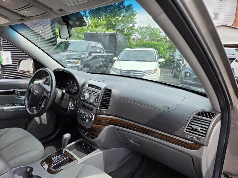 2011 Hyundai Santa Fe - Image 10