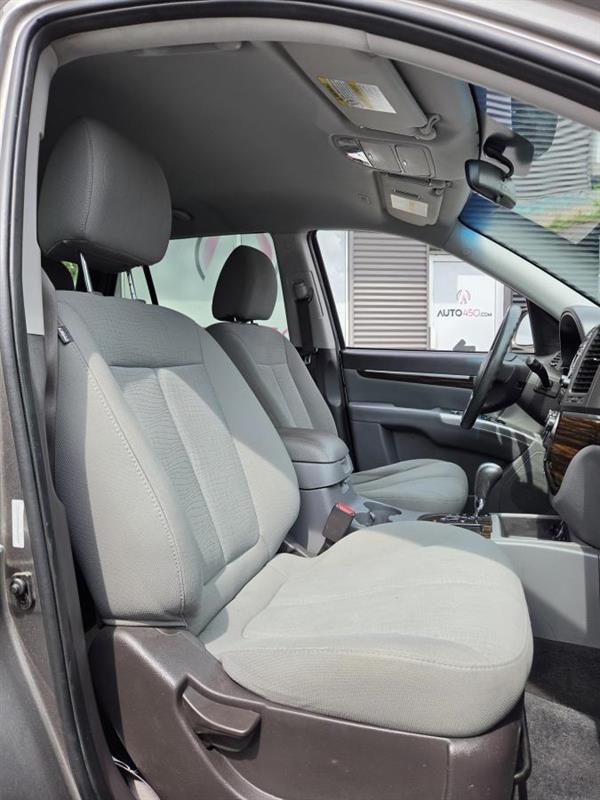 2011 Hyundai Santa Fe - Image 11