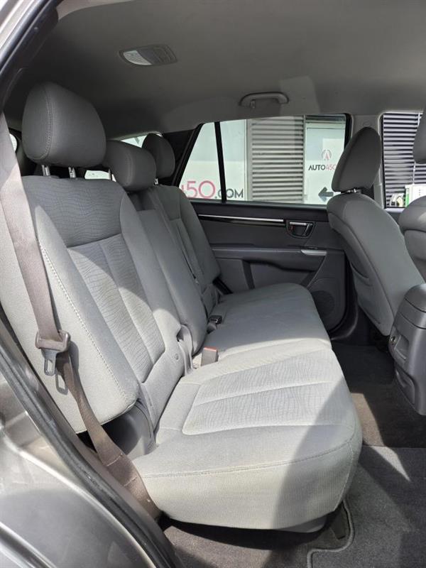2011 Hyundai Santa Fe - Image 12