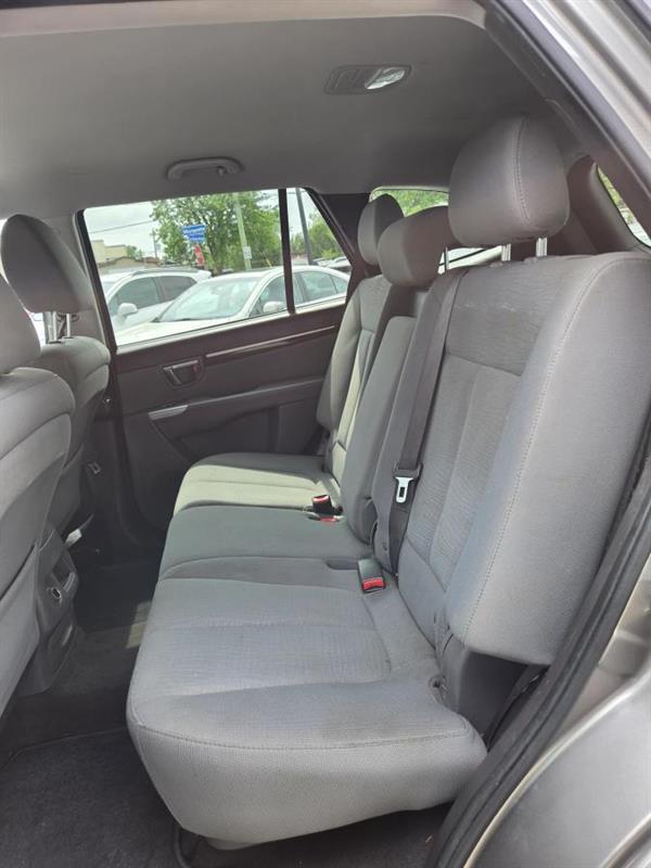 2011 Hyundai Santa Fe - Image 13