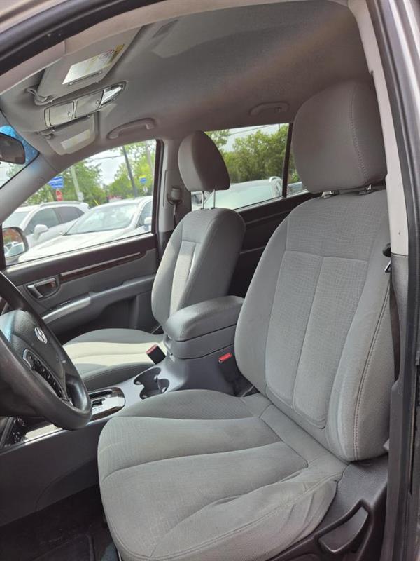 2011 Hyundai Santa Fe - Image 16