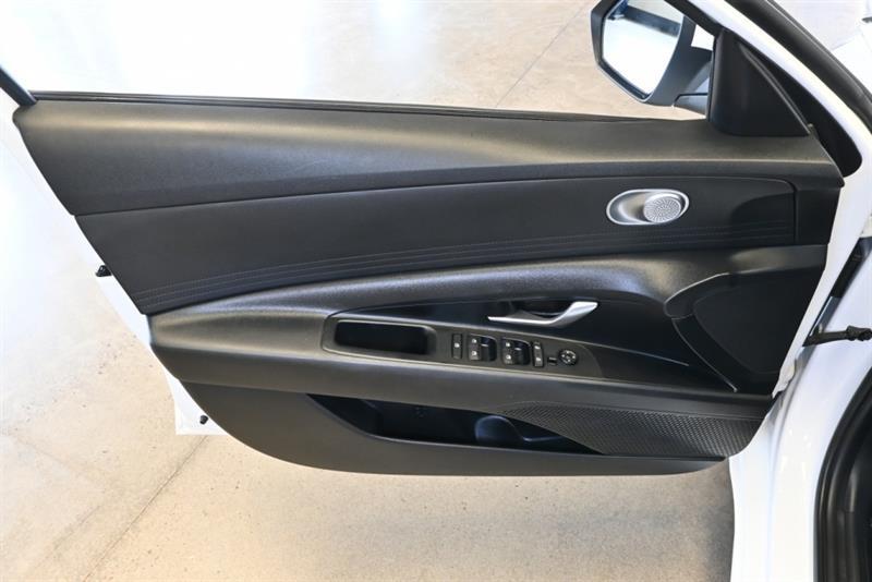 2021 Hyundai Elantra - Image 14