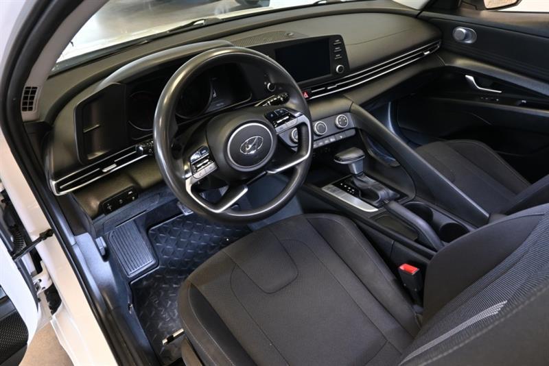2021 Hyundai Elantra - Image 15