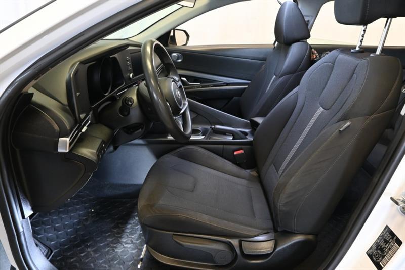 2021 Hyundai Elantra - Image 16