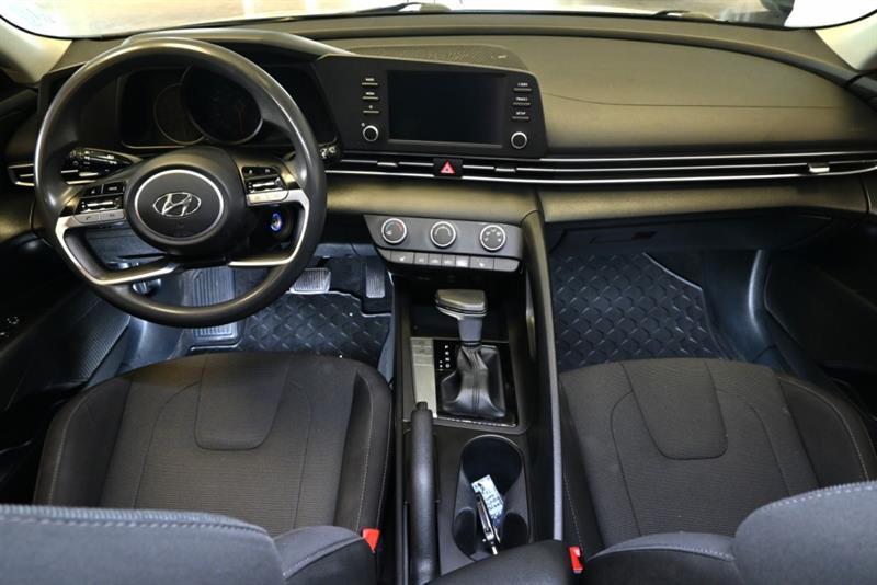 2021 Hyundai Elantra - Image 17
