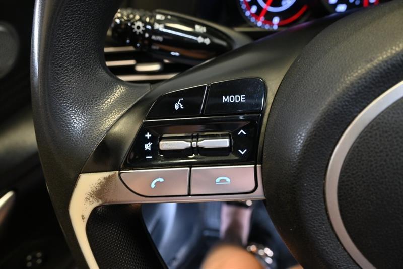 2021 Hyundai Elantra - Image 20